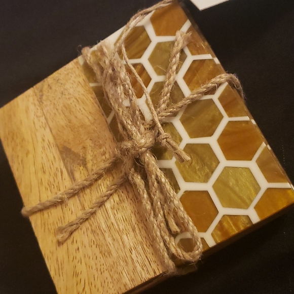The Boston Warehouse Set of 4 Square Honeysuckle Homestead Resin & Wood Coasters - Picture 9 of 15